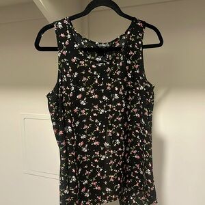 Express floral top. Half open back
